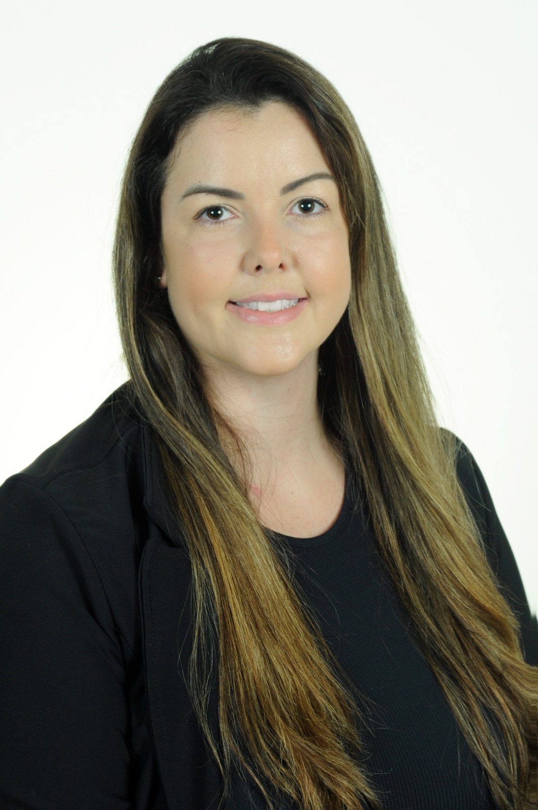 Luciana Santos Veloso, Operations Coordinator